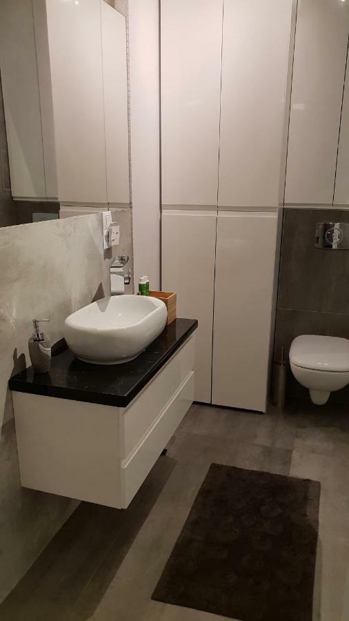 Apartament Nad Odra Z Tarasem Wroclaw Exterior photo
